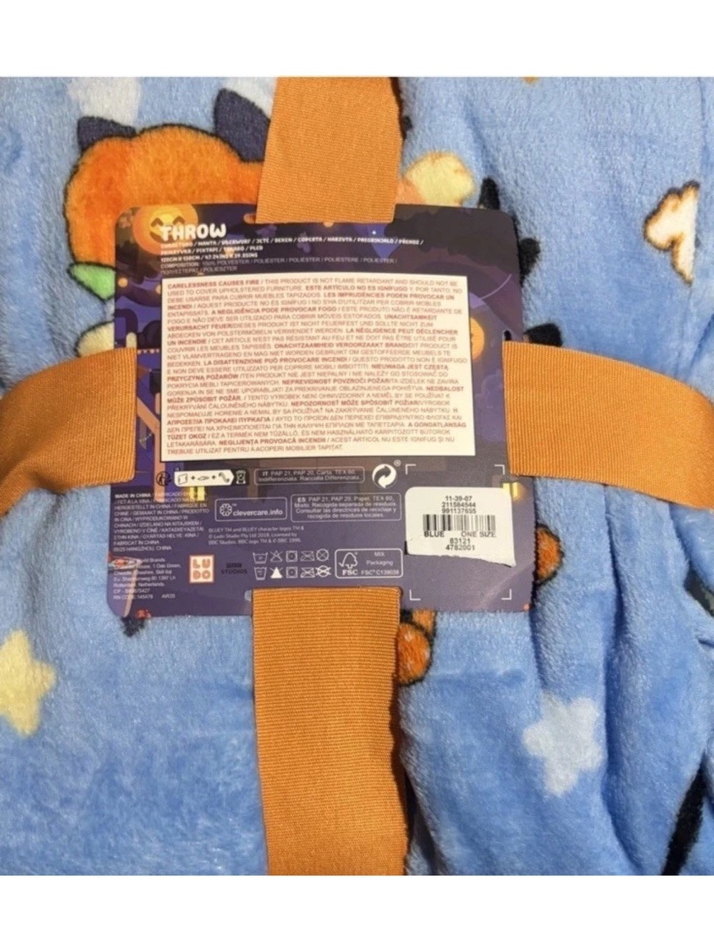 Bluey Halloween throw blanket 47”x59” new - Picture 3 of 3